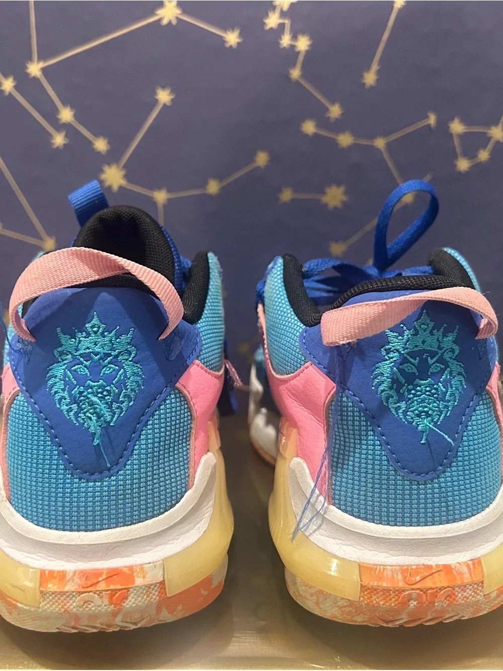 Nike Girls LeBron Basketball shoes - size 5